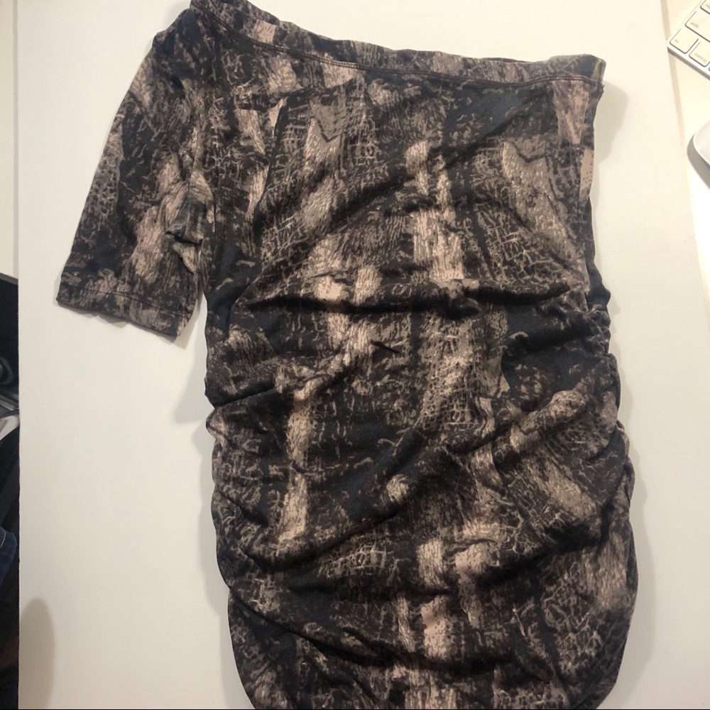 Sofia Vergara Black and Tan Design One Shoulder - Picture 1 of 3
